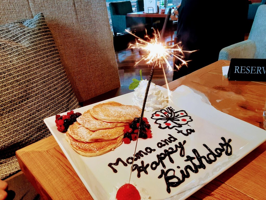 みの字、家族をお祝いする。